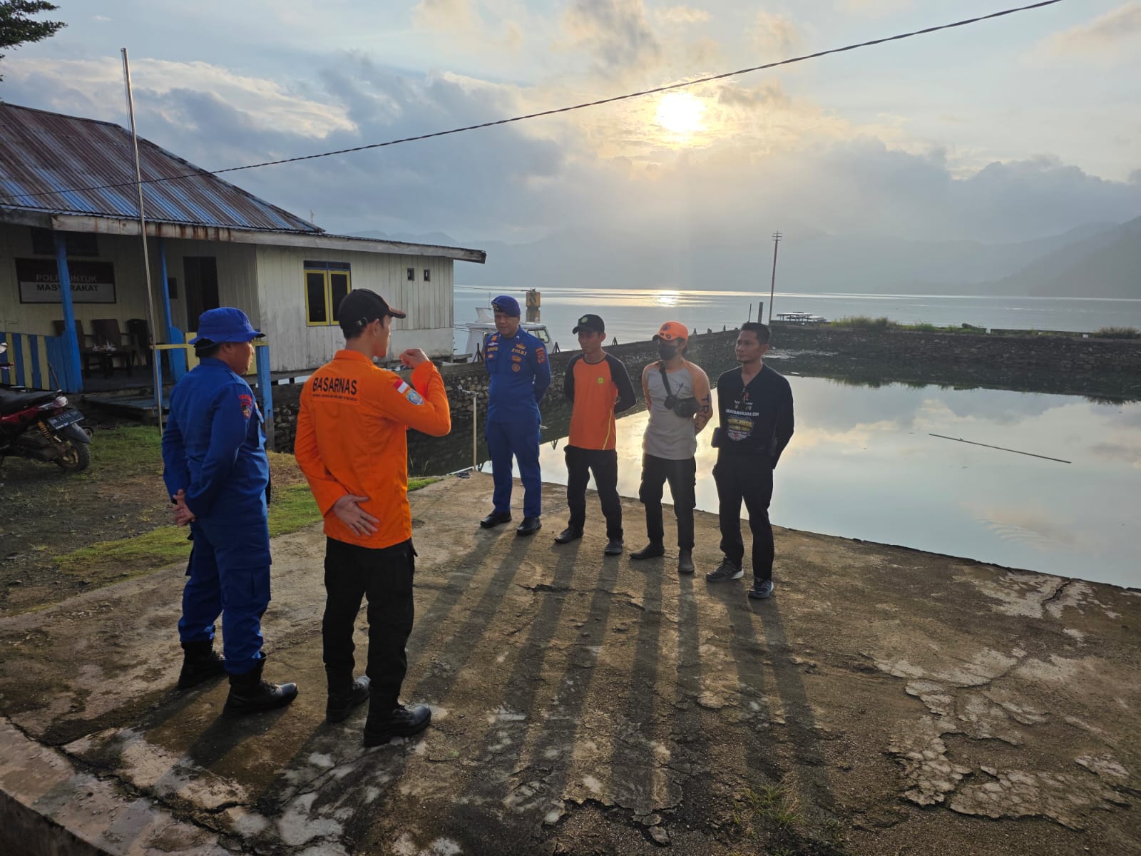 Karyawan PT UKK Diduga Terjatuh dari Tongkang di Pelabuhan Jetty Ganda-Ganda, Tim SAR Gabungan Lakukan Pencarian