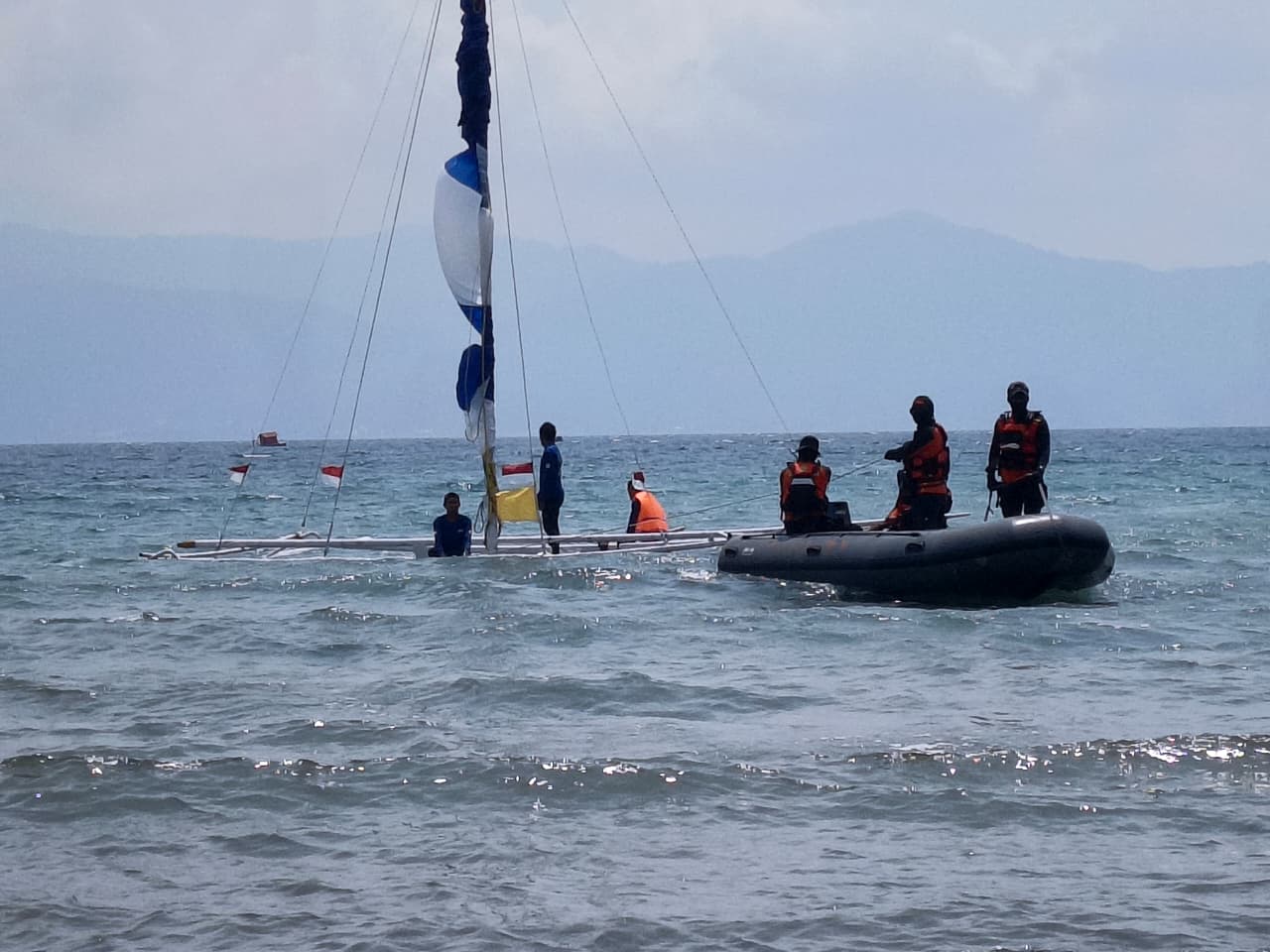 Basarnas Palu Lakukan Pengamanan Lomba Perahu Layar Tradisional di Kayumalue