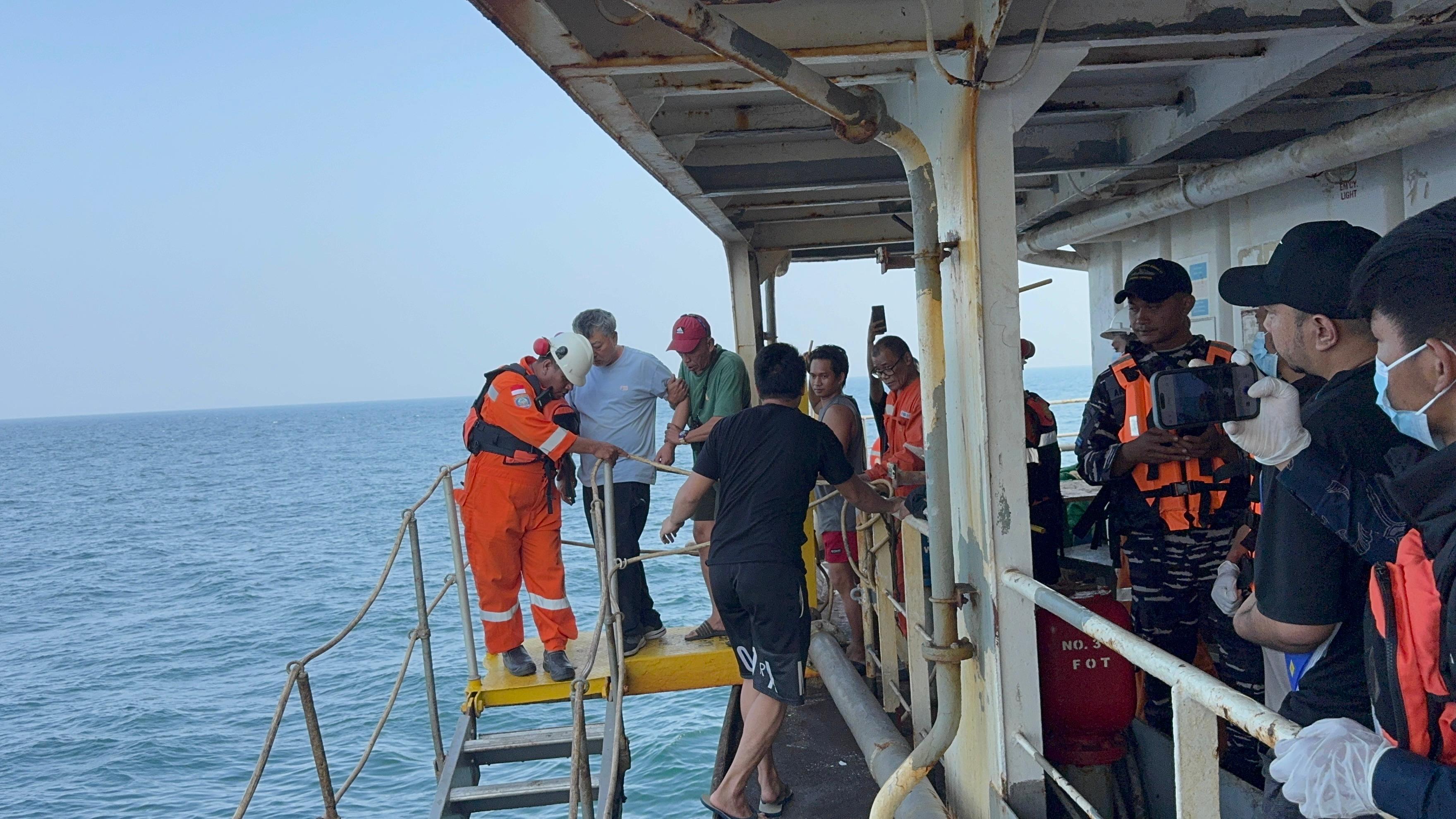 Operasi SAR Nahkoda MV SM LUMINA Selesai, Korban Berhasil Dievakuasi dengan Selamat